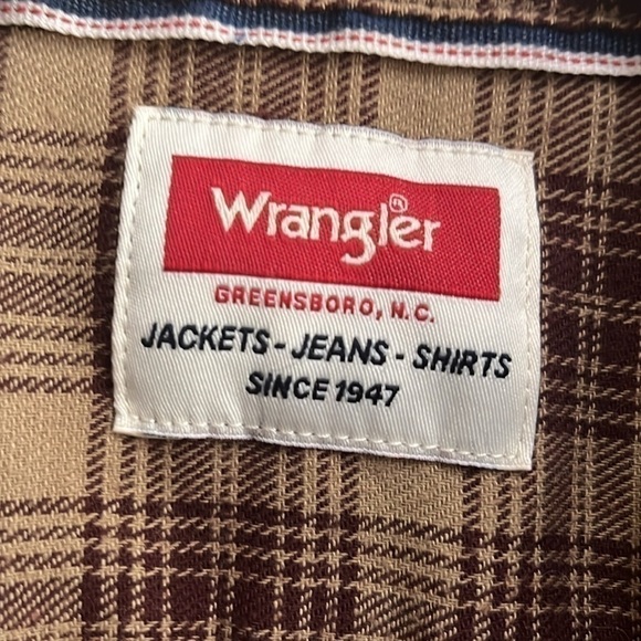 Men's Wrangler Cloud Flannel Free To Stretch Shirt Size Small Plaid Tan - Picture 5 of 11